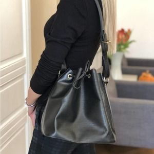 Authentic  Louis Vuitton Noe Noir Epi Shoulder Bag GM